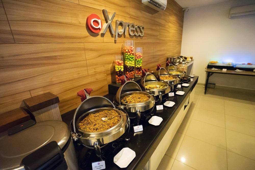 Amaris Hotel Pancoran Джакарта Экстерьер фото