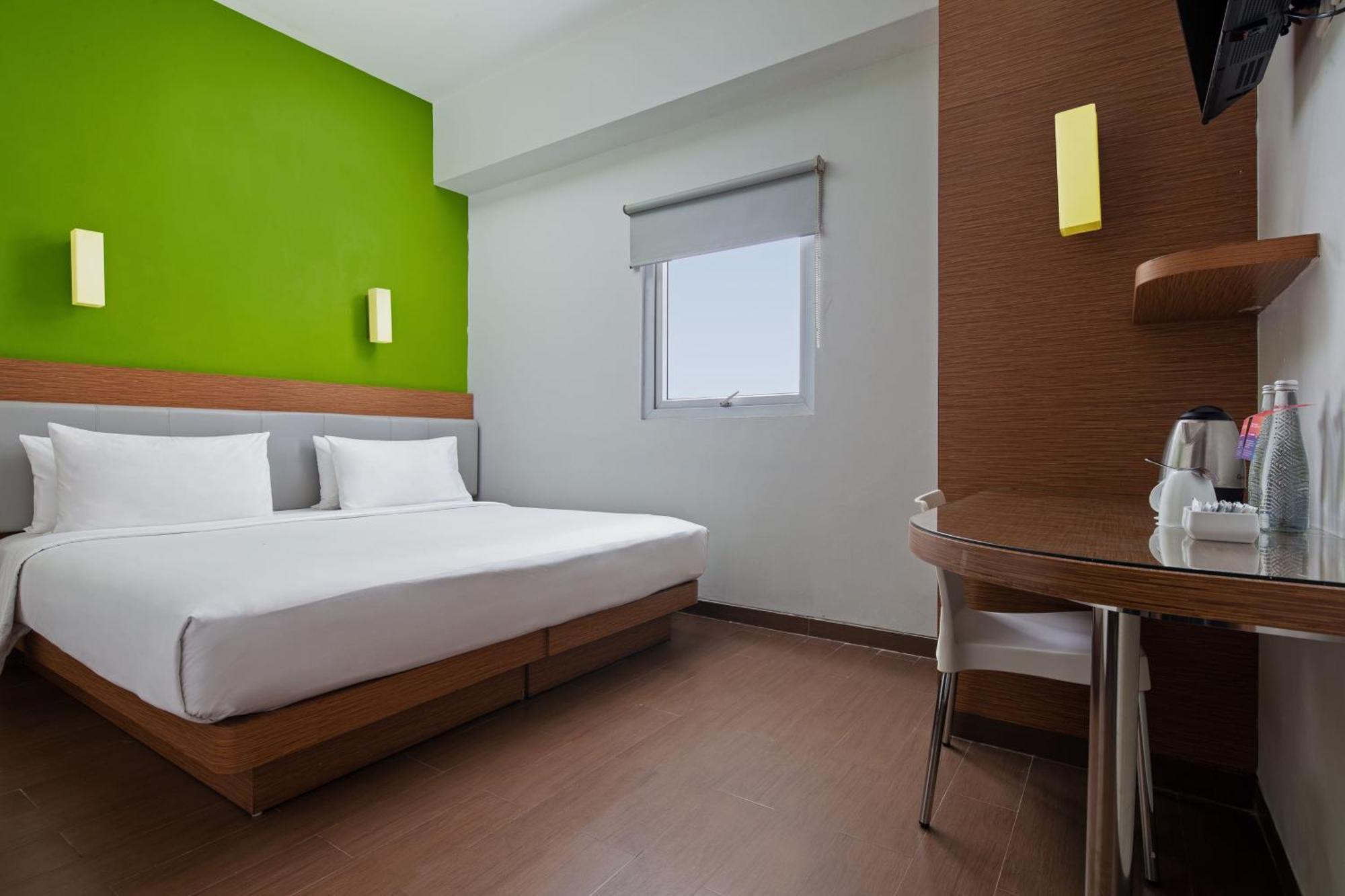 Amaris Hotel Pancoran Джакарта Экстерьер фото